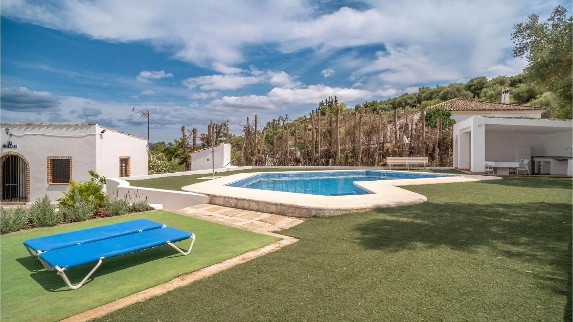 Сasa de vacaciones Beautiful Home In Algar With Indoor Swimming Pool